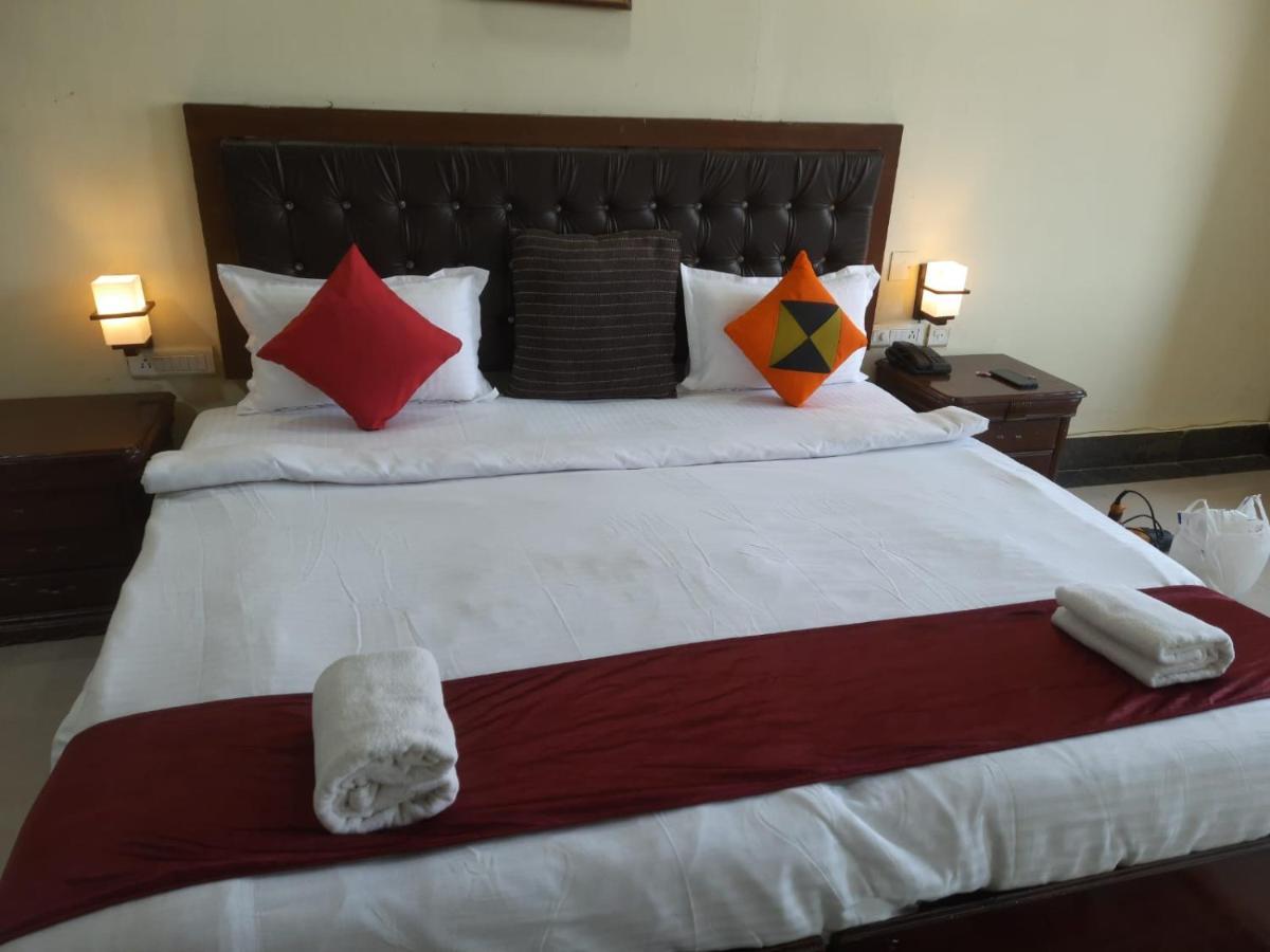 Hotel Surya Beach Inn Puri Luaran gambar