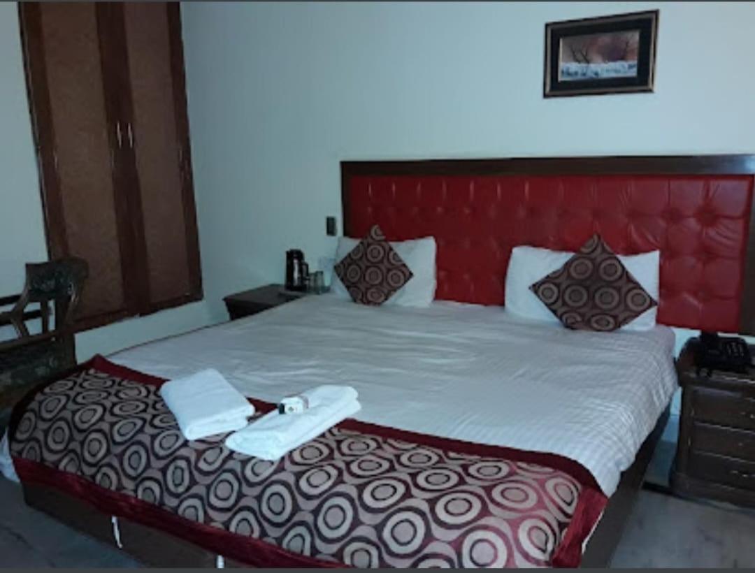 Hotel Surya Beach Inn Puri Luaran gambar