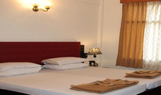 Hotel Surya Beach Inn Puri Bilik gambar